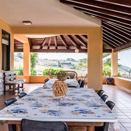 Villa Tre 's' Montallegro