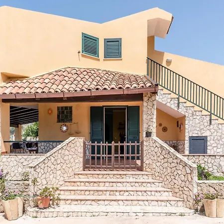 Villa Tre 's' Montallegro